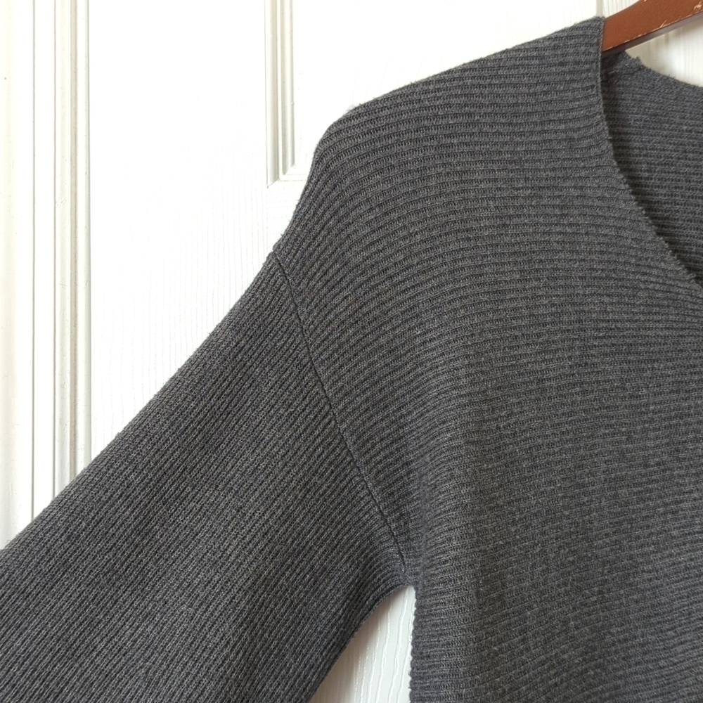 1. State Lightweight Ribbed Knit Long Balloon Sleeve V-neck Sweater Gray XXS - Picture 4 of 12